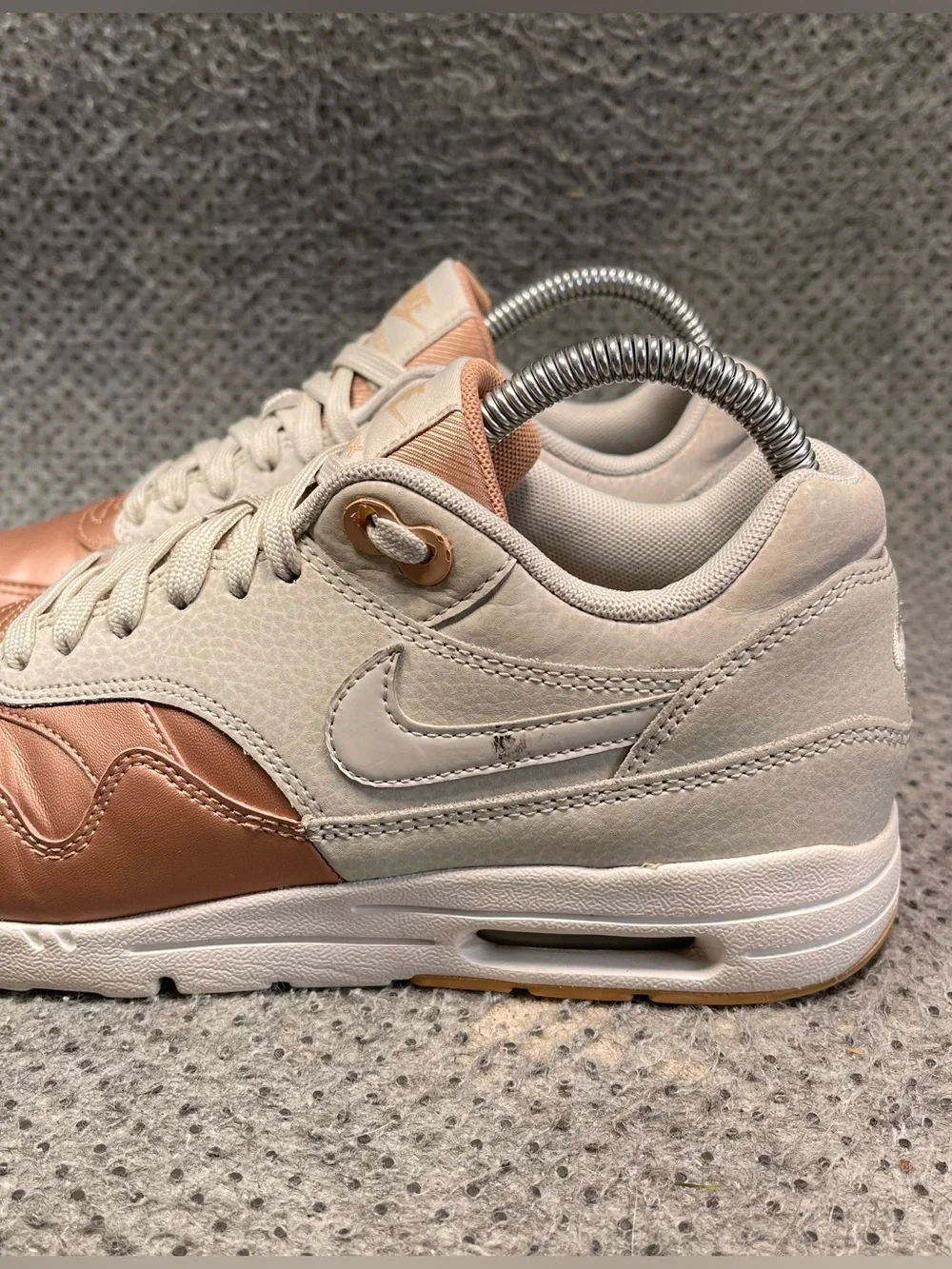 Nike Air Max 1 Ultra SE Metallic Toe Shoes Size 8 Womens